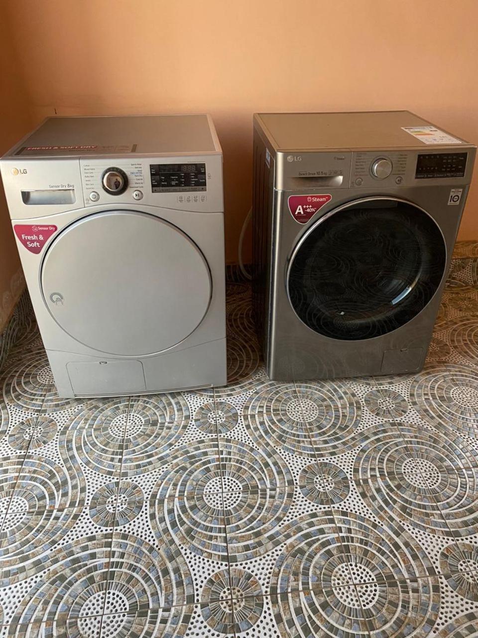 Residence Adja Binta Kane Sour Dakar Bagian luar foto