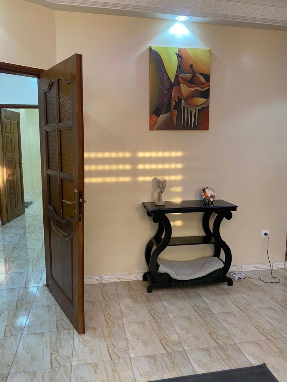 Residence Adja Binta Kane Sour Dakar Bagian luar foto