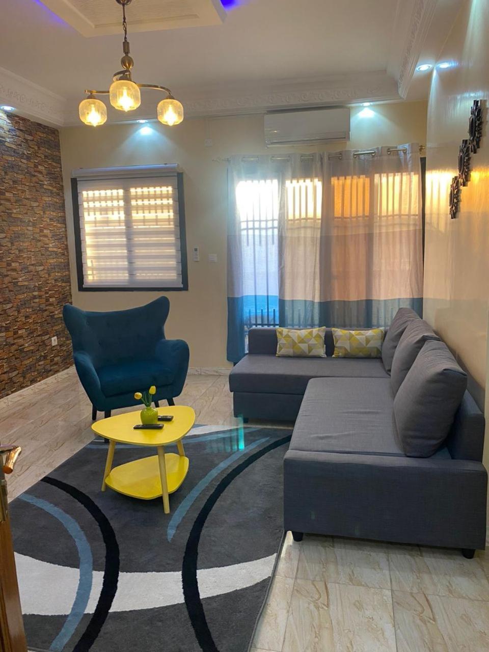 Residence Adja Binta Kane Sour Dakar Bagian luar foto