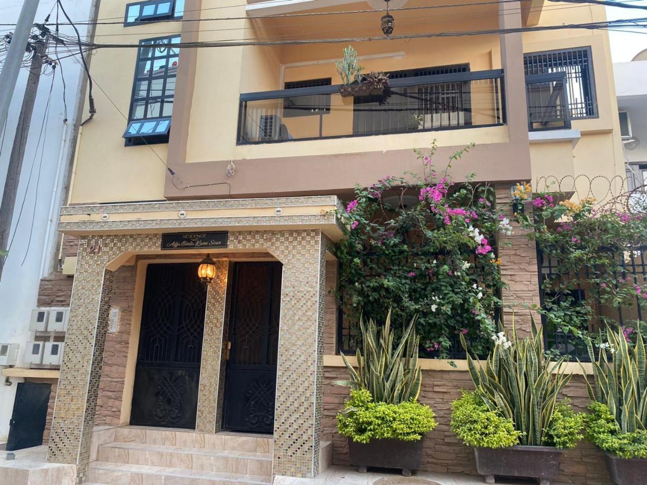 Residence Adja Binta Kane Sour Dakar Bagian luar foto